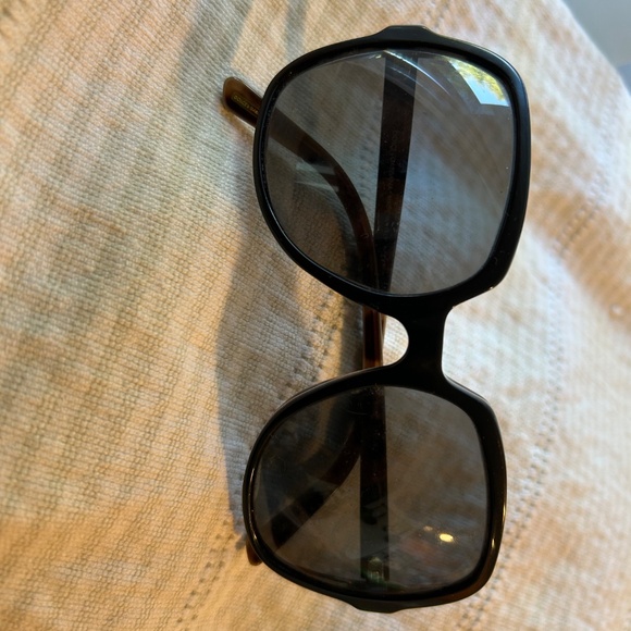 Dolce & Gabbana sunglasses - Picture 2 of 6